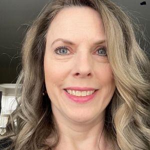 Meet your Posher, Lorie